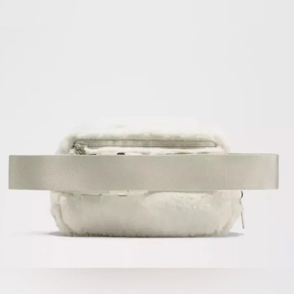 Authentic LULULEMON Plush Fleece Everywhere Belt Bag 1L Bone/ Silver NEW NEW